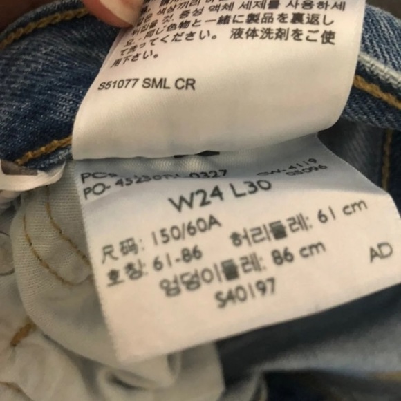 NWT LEVIS - Picture 5 of 5